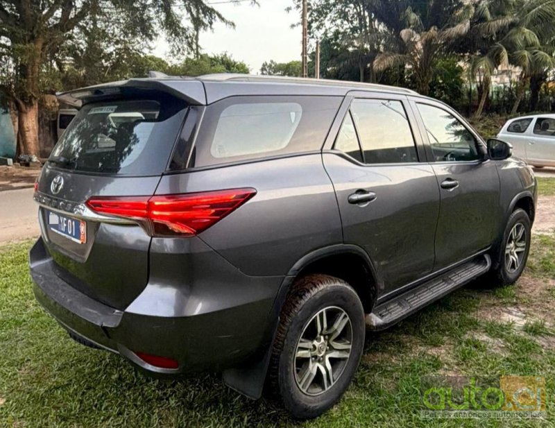 Toyota Fortuner 