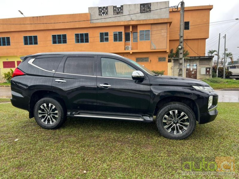 Photo 2 AUTO.CI : Mitsubishi Montero V6 Full option