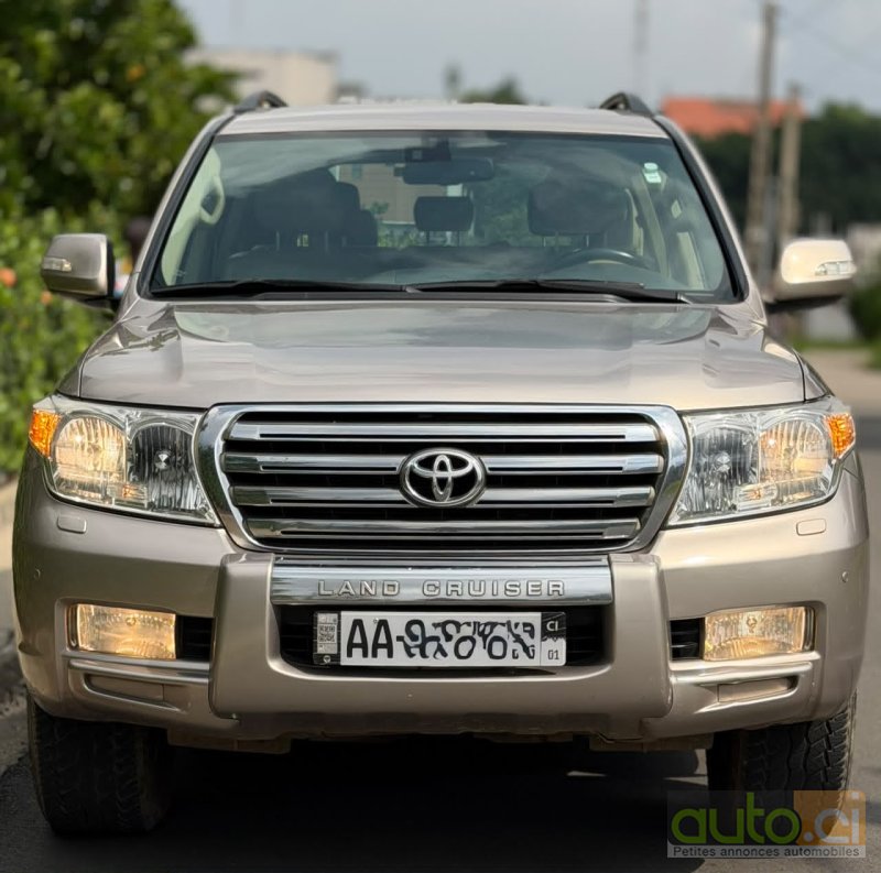 Photo 2 AUTO.CI : Toyota Land Cruiser 2.0L moteur V8
