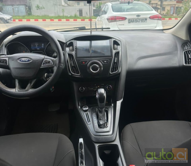 Photo 3 AUTO.CI : Ford Focus 2.0L moteur ras