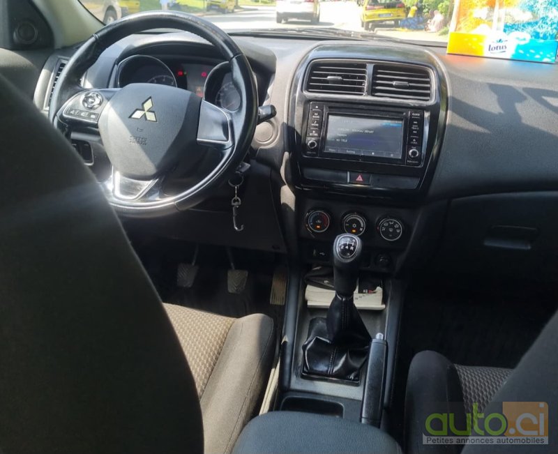 Photo 3 AUTO.CI : Mitsubishi L200 2.0L boîte manuelle 