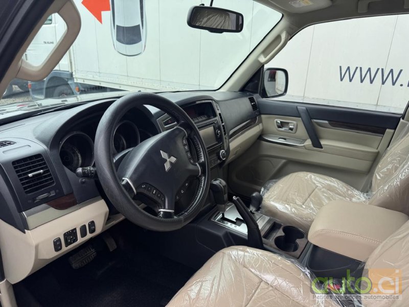 Photo 3 AUTO.CI : Mitsubishi Pajero 3.5L