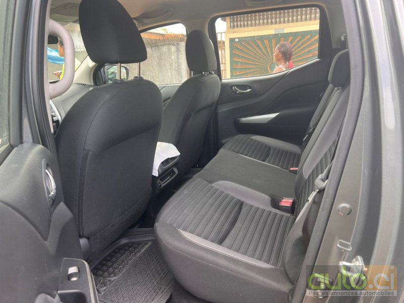 Photo 3 AUTO.CI : Nissan Pick-Up Automatique 