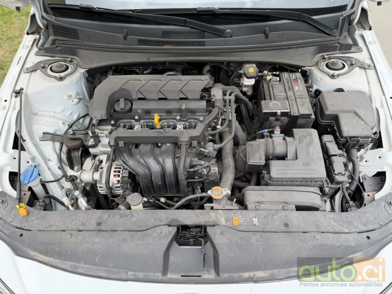 Photo 3 AUTO.CI : Hyundai Elantra 4.0 CC