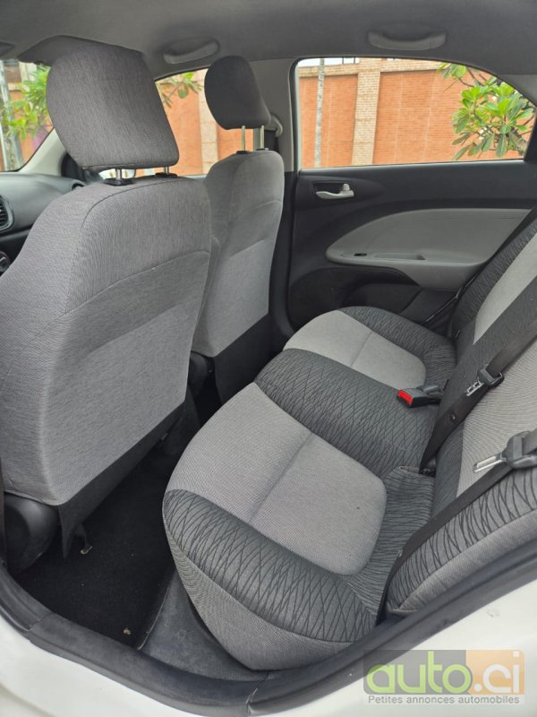 Photo 3 AUTO.CI : KIA Pegas Sedan  BVM