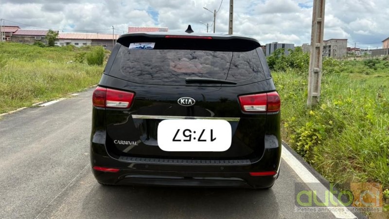 Photo 3 AUTO.CI : KIA Carnival 2.0L 2clé 7places 