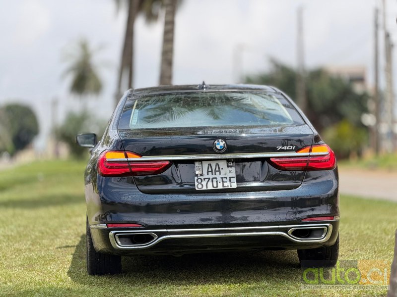 Photo 3 AUTO.CI : BMW Série 7 Série 7 drive V6