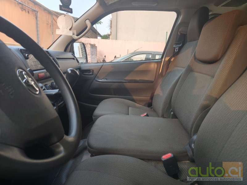 Photo 3 AUTO.CI : Toyota HiAce 2.0l