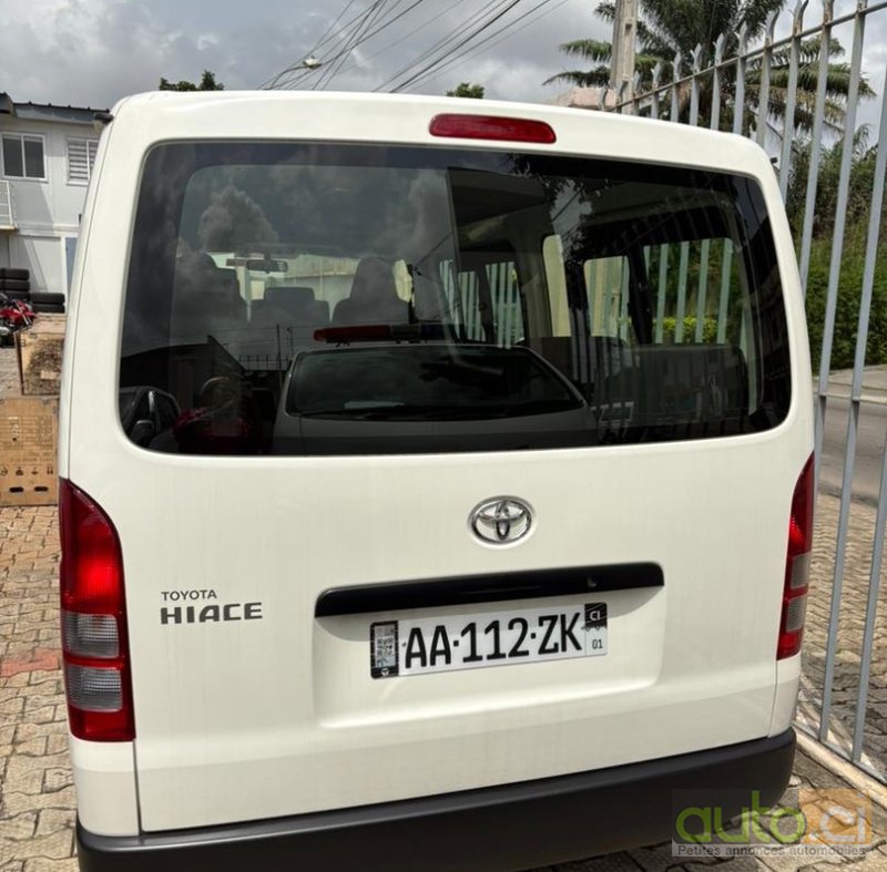 Photo 3 AUTO.CI : Toyota HiAce 2.0