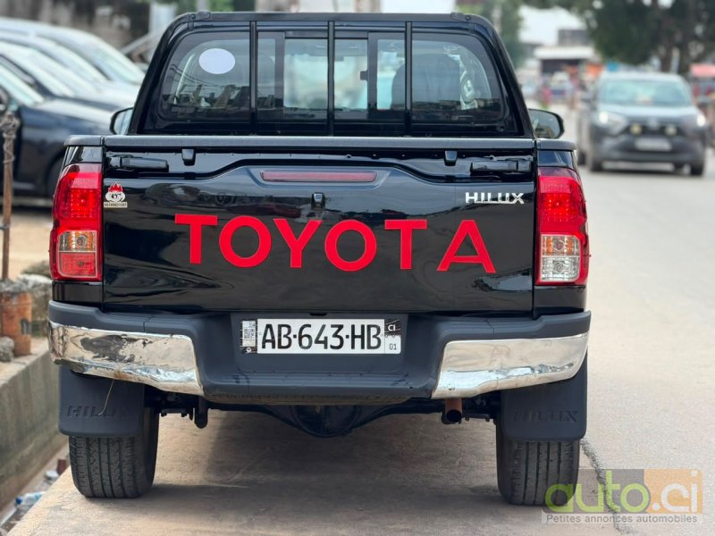 Photo 3 AUTO.CI : Toyota Hilux 4cylindre 