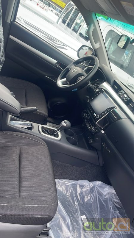 Photo 3 AUTO.CI : Toyota Hilux SR5