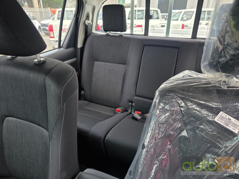 Photo 3 AUTO.CI : Toyota Hilux SR5
