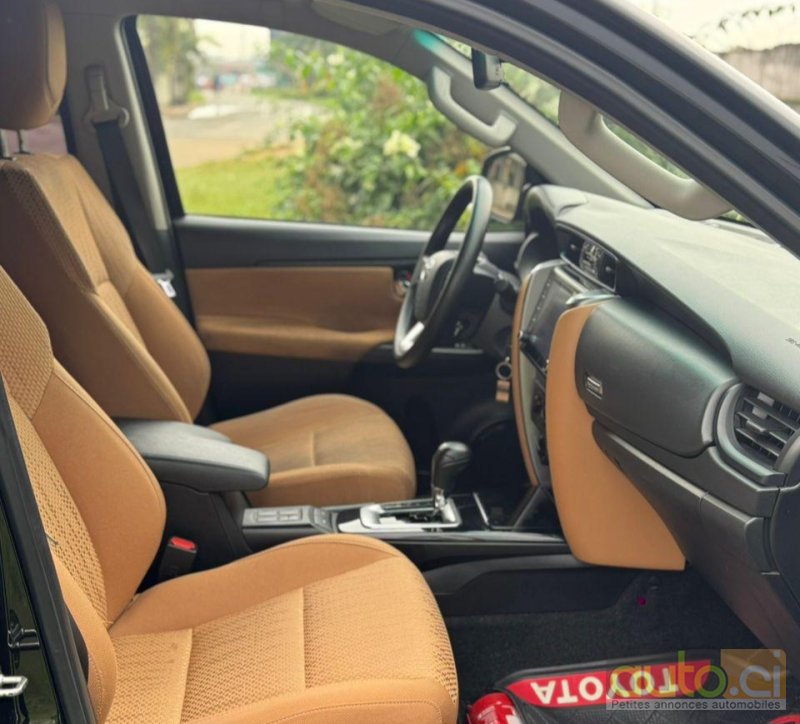 Photo 3 AUTO.CI : Toyota Fortuner  2.5L moteur vvti