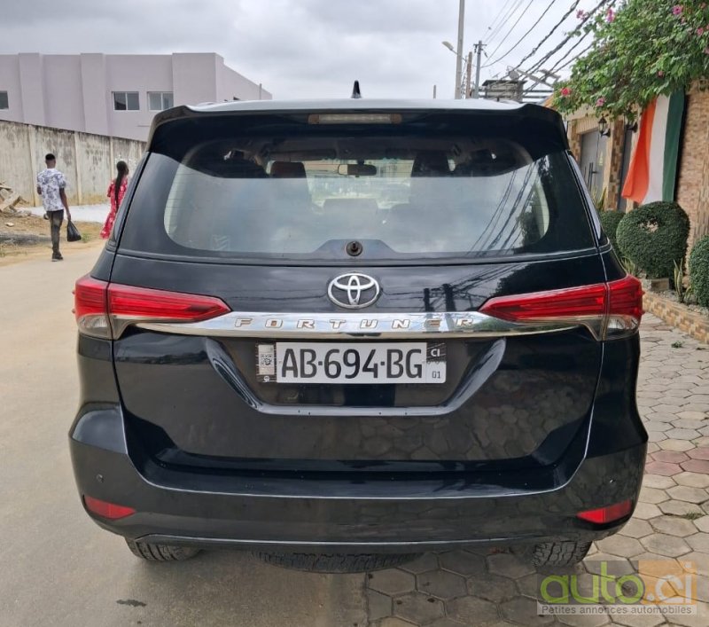Photo 3 AUTO.CI : Toyota Fortuner   4 cylindres