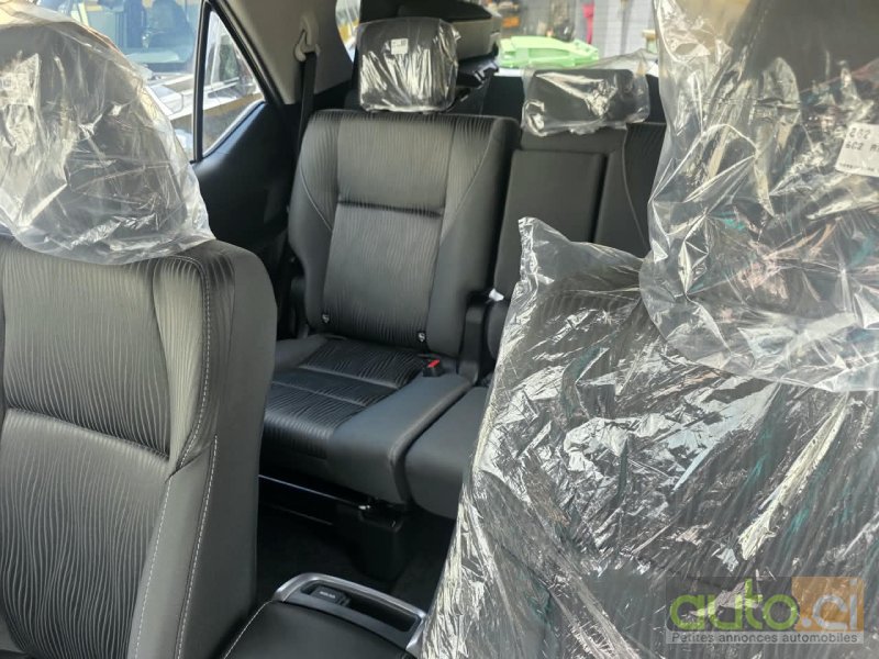 Photo 3 AUTO.CI : Toyota Fortuner  4 cylindres