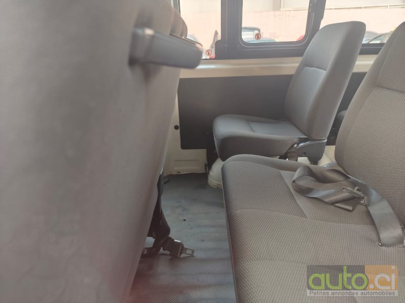 Photo 4 AUTO.CI : Toyota HiAce 2.0l