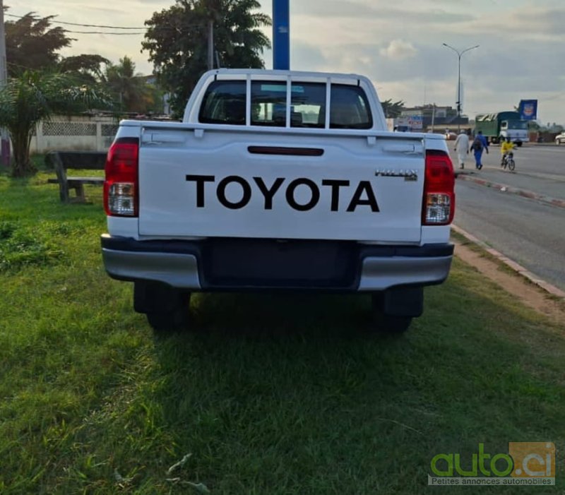 Photo 4 AUTO.CI : Toyota Hilux 2.0