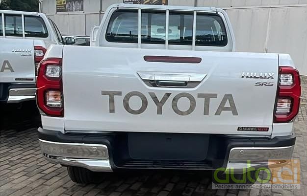 Photo 4 AUTO.CI : Toyota Hilux SR5