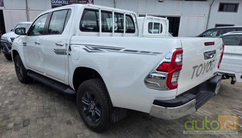 Photo 4 AUTO.CI : Toyota Hilux SR5