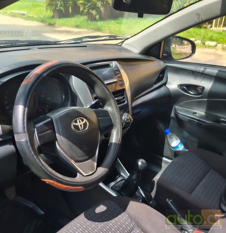 Photo 4 AUTO.CI : Toyota Yaris 2.0L 
