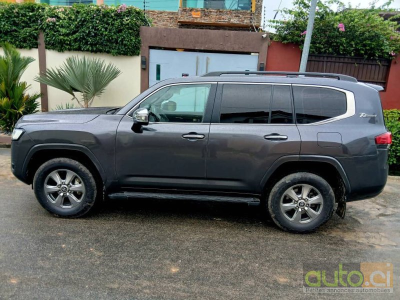 Photo 4 AUTO.CI : Toyota Landcruiser 3.0L moteur v6 modèle VX
