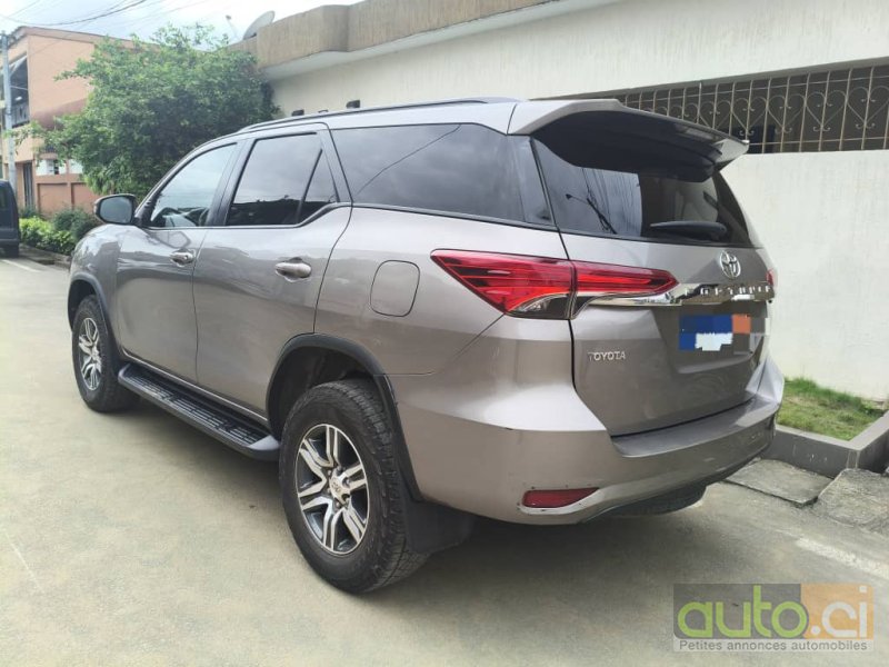 Photo 4 AUTO.CI : Toyota Fortuner  2.0