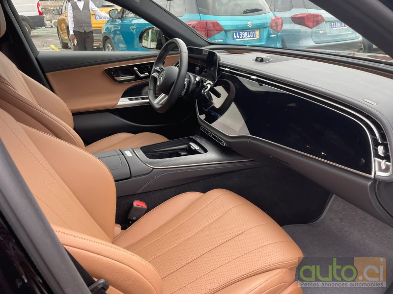 Photo 4 AUTO.CI : Mercedes Classe E E200 