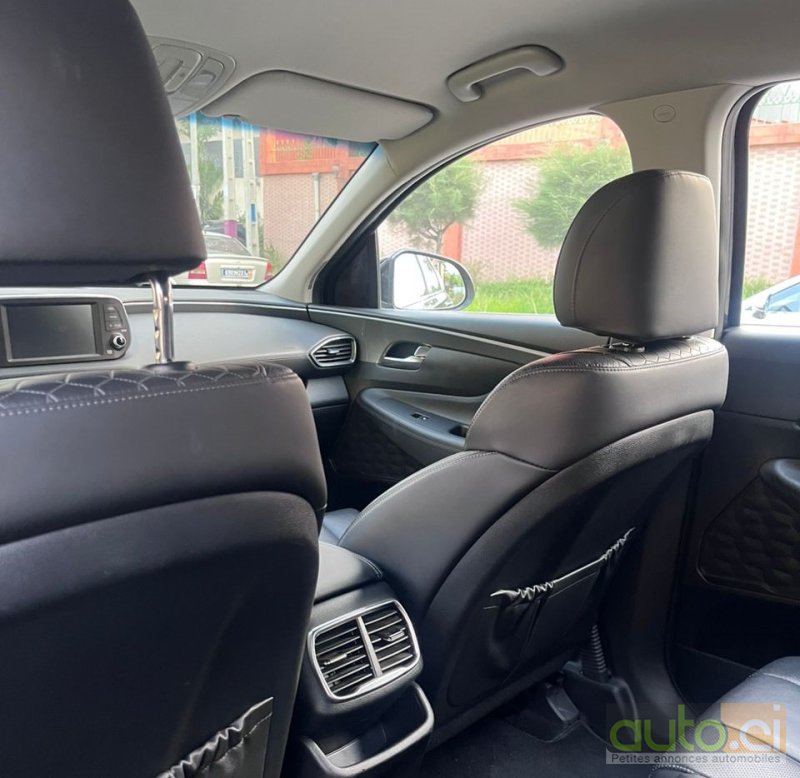 Photo 5 AUTO.CI : Hyundai Santa Fe Sport 2.0