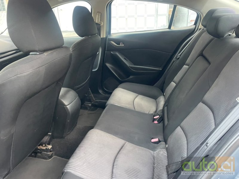 Photo 5 AUTO.CI : Mazda 3 moteur 4 cylindre
