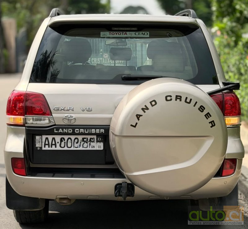 Photo 5 AUTO.CI : Toyota Land Cruiser 2.0L moteur V8