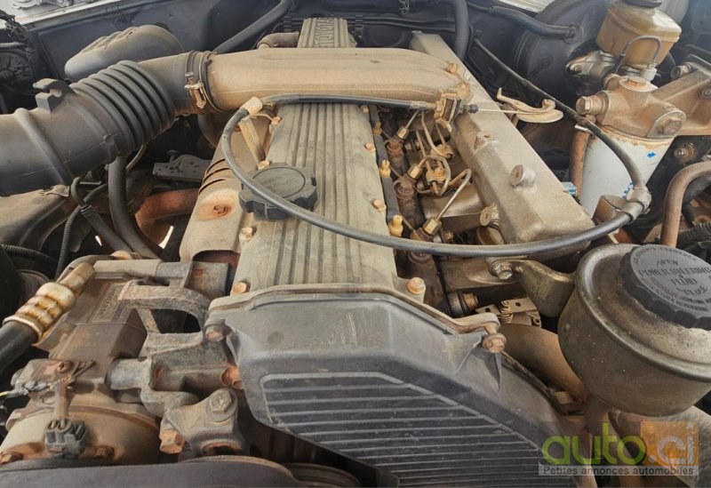 Photo 5 AUTO.CI : Toyota Land Cruiser Station Wagon V6 LC