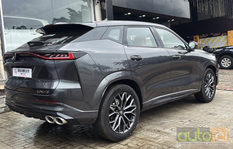 Photo 6 AUTO.CI : Changan UNI-T Moteur turbo essence 4*2 