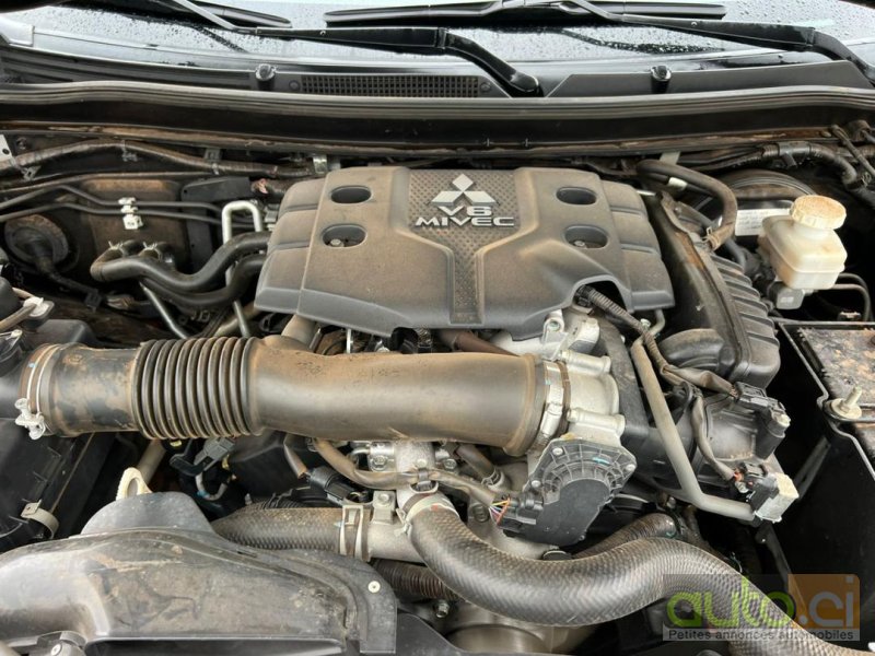 Photo 6 AUTO.CI : Mitsubishi Montero V6 Full option