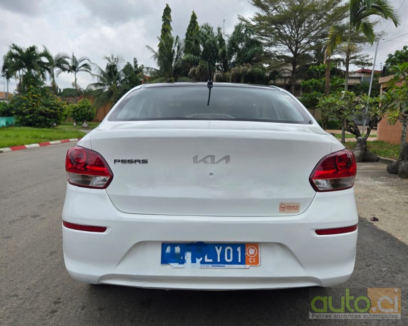 Photo 6 AUTO.CI : KIA Pegas Sedan  BVM