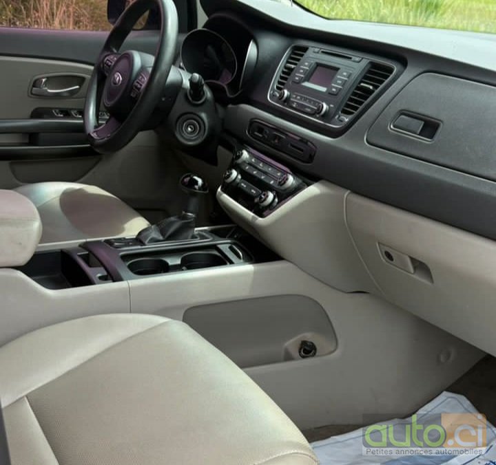 Photo 6 AUTO.CI : KIA Carnival 2.0L 2clé 7places 