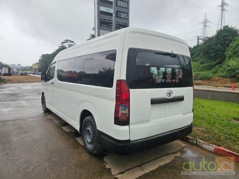 Photo 6 AUTO.CI : Toyota HiAce V6