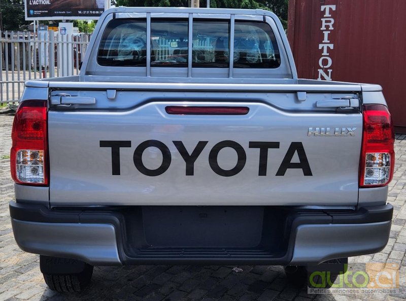 Photo 6 AUTO.CI : Toyota Hilux Standard