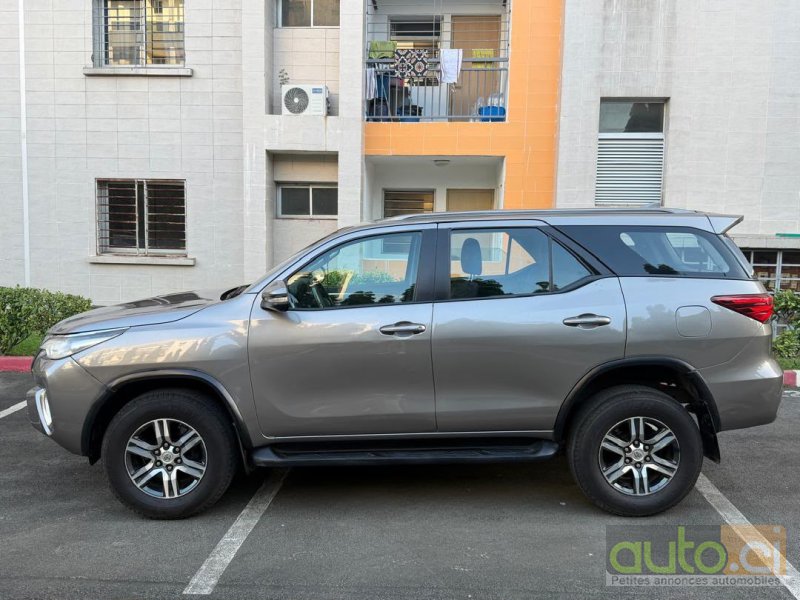 Photo 6 AUTO.CI : Toyota Fortuner  2.0L 