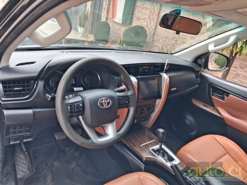 Photo 6 AUTO.CI : Toyota Fortuner   4 cylindres