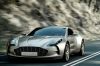 2/7
Mais chez Aston Martin, Samuel Eto'o possède LA pièce la plus exclusive, la plus puissante et la plus chère. Une One-77, qui développe quelques 760 chevaux et qui peut atteindre 350 kilomètres / heure grâce à son V12 de 7,3 litres de cylindrée. Le prix ? 1 500 000 euros.