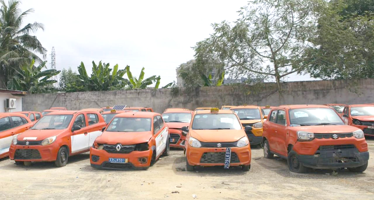 Lutte contre la criminalité économique et financière : 85 véhicules et 1 241 bouteilles de gaz butane vendus aux enchères publiques